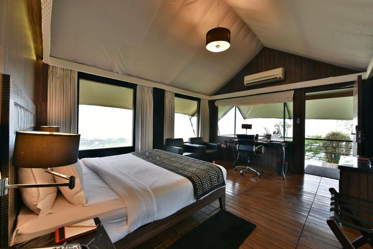 เดลลา รีสอร์ต Hotel โลนาวาลา ภายนอก รูปภาพ