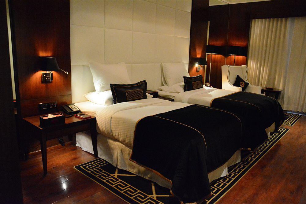 เดลลา รีสอร์ต Hotel โลนาวาลา ภายนอก รูปภาพ