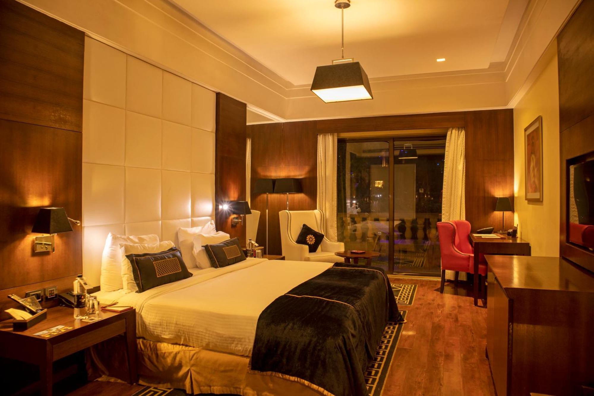 เดลลา รีสอร์ต Hotel โลนาวาลา ภายนอก รูปภาพ