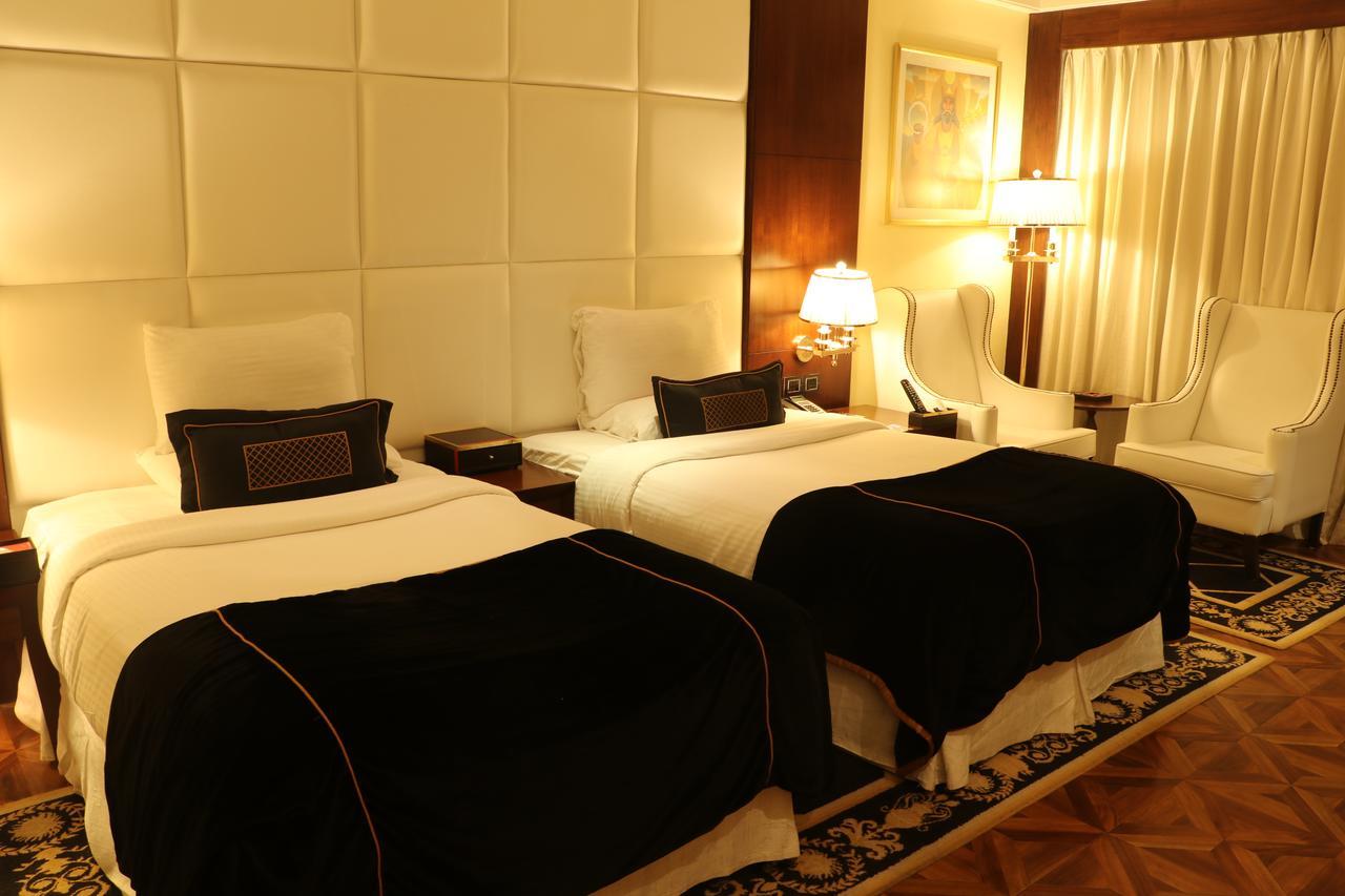 เดลลา รีสอร์ต Hotel โลนาวาลา ภายนอก รูปภาพ