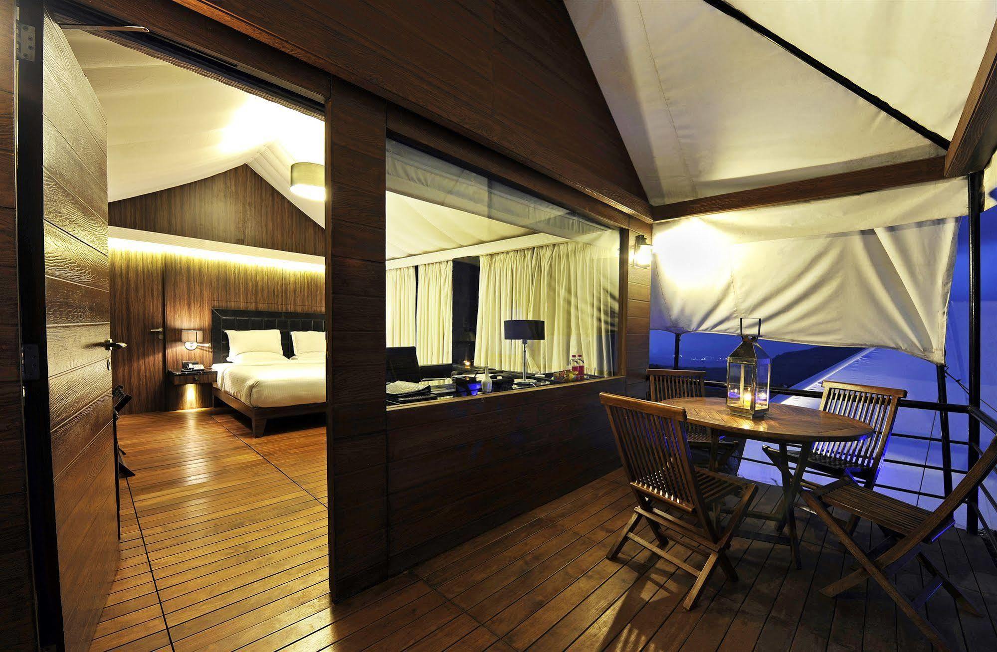 เดลลา รีสอร์ต Hotel โลนาวาลา ภายนอก รูปภาพ