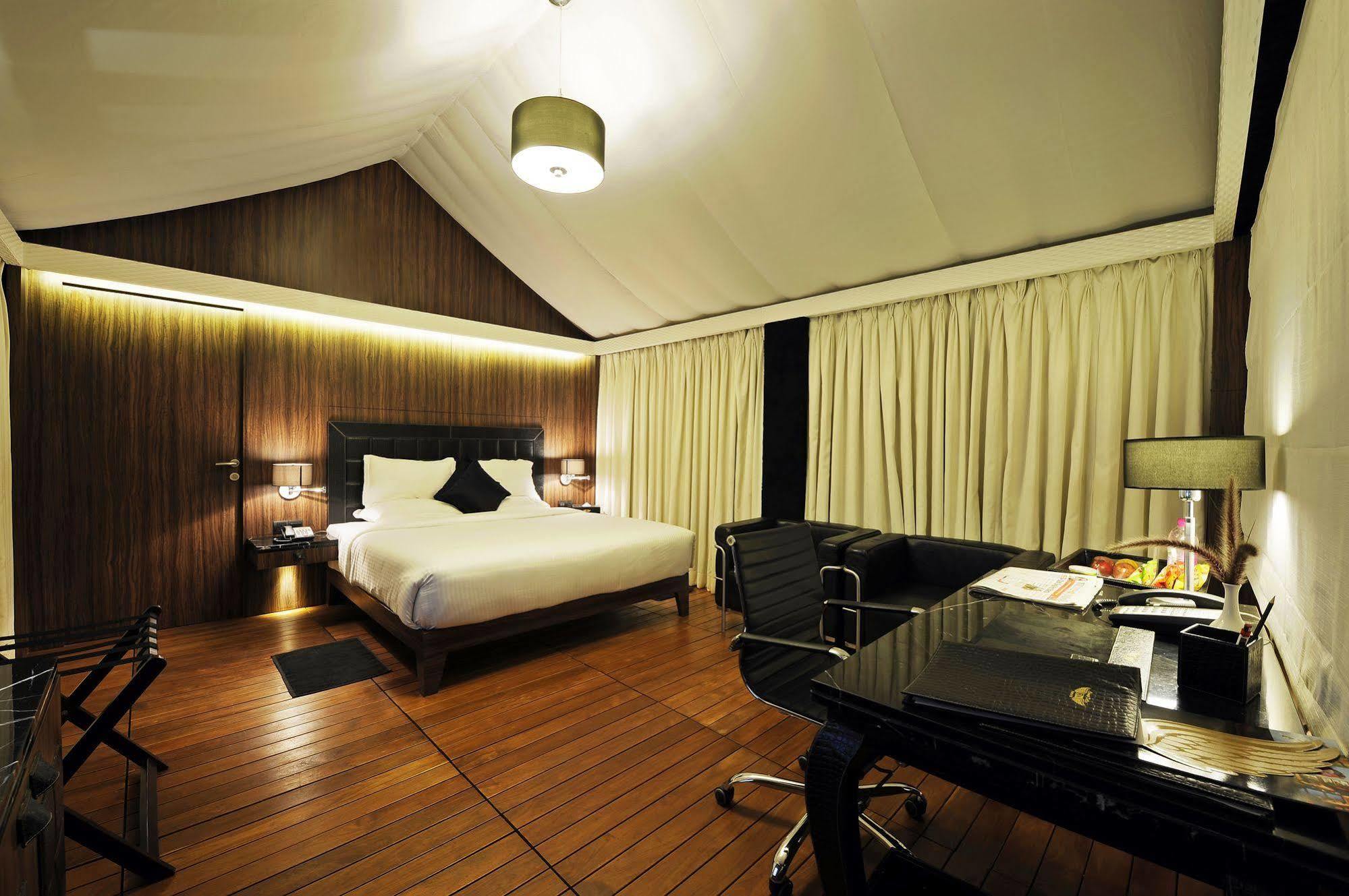 เดลลา รีสอร์ต Hotel โลนาวาลา ภายนอก รูปภาพ