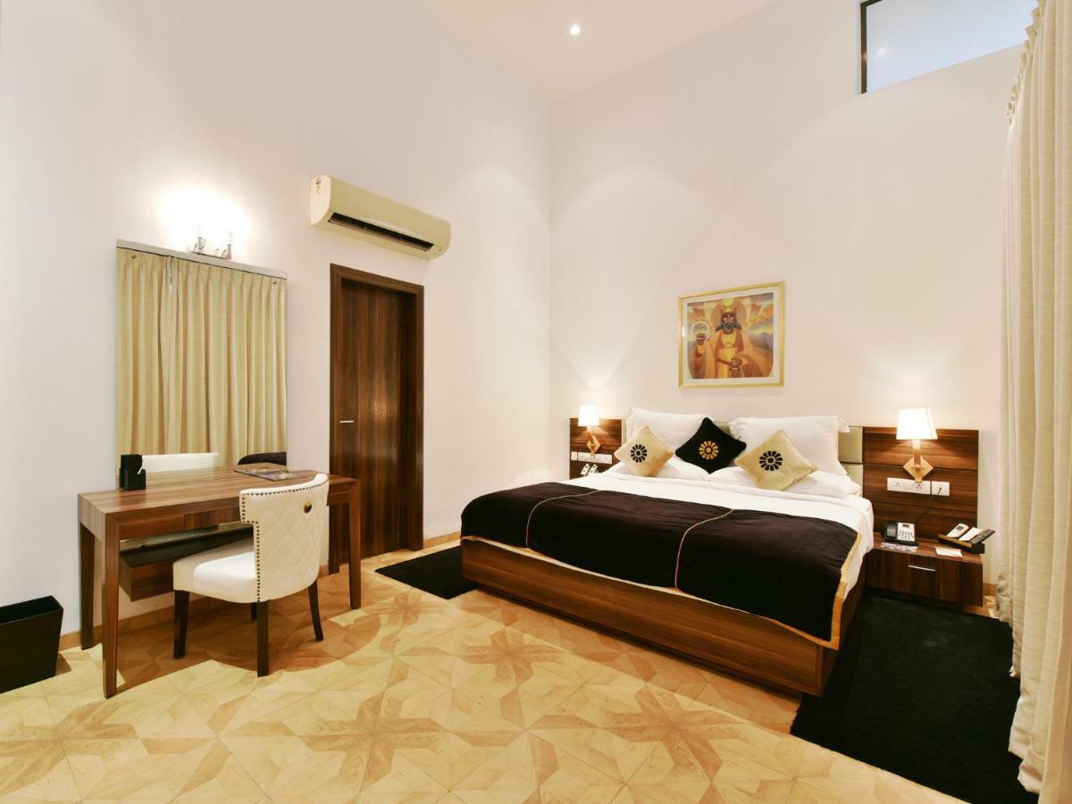 เดลลา รีสอร์ต Hotel โลนาวาลา ภายนอก รูปภาพ